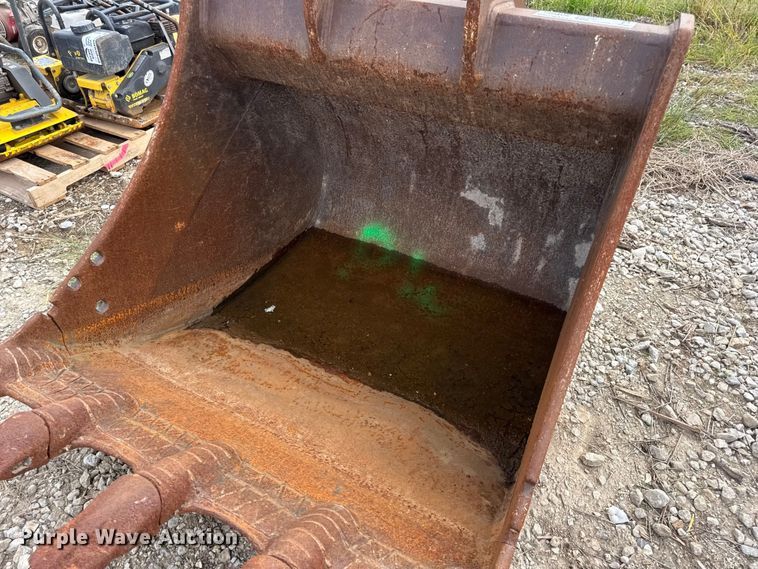 image for item DO2342 Hensley excavator bucket