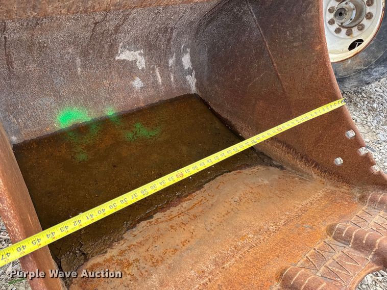 image for item DO2342 Hensley excavator bucket