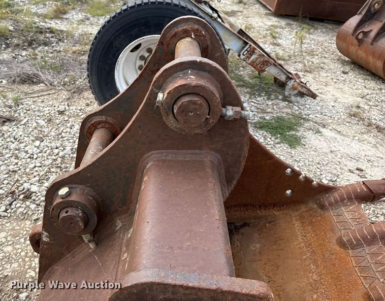 image for item DO2342 Hensley excavator bucket