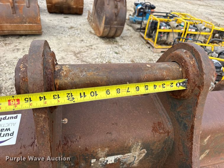 image for item DO2342 Hensley excavator bucket