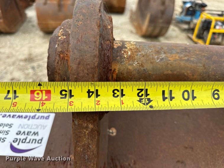 image for item DO2342 Hensley excavator bucket