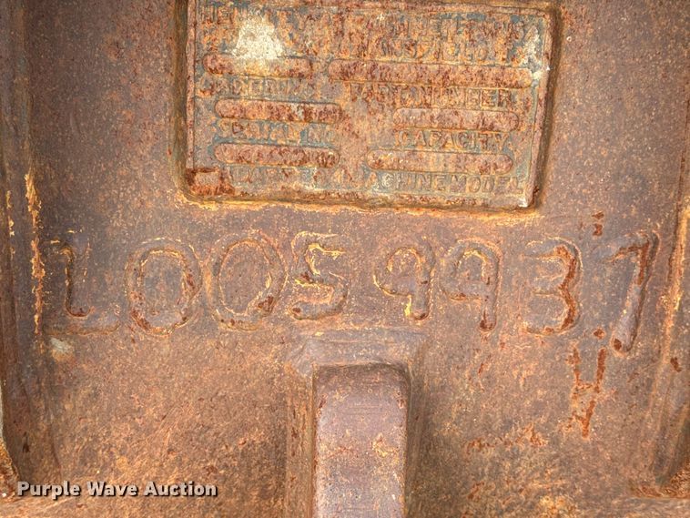 image for item DO2342 Hensley excavator bucket