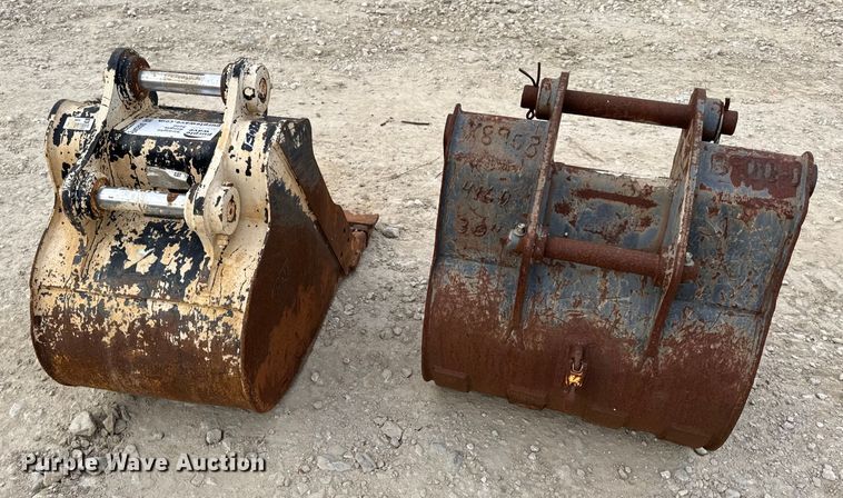 image for item DO2345 (2) Caterpillar excavator buckets