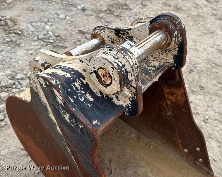 image for item DO2345 (2) Caterpillar excavator buckets