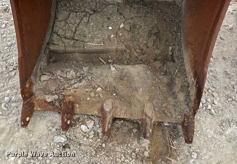 image for item DO2345 (2) Caterpillar excavator buckets