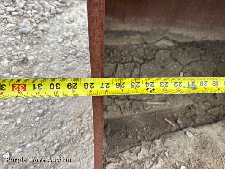 image for item DO2345 (2) Caterpillar excavator buckets