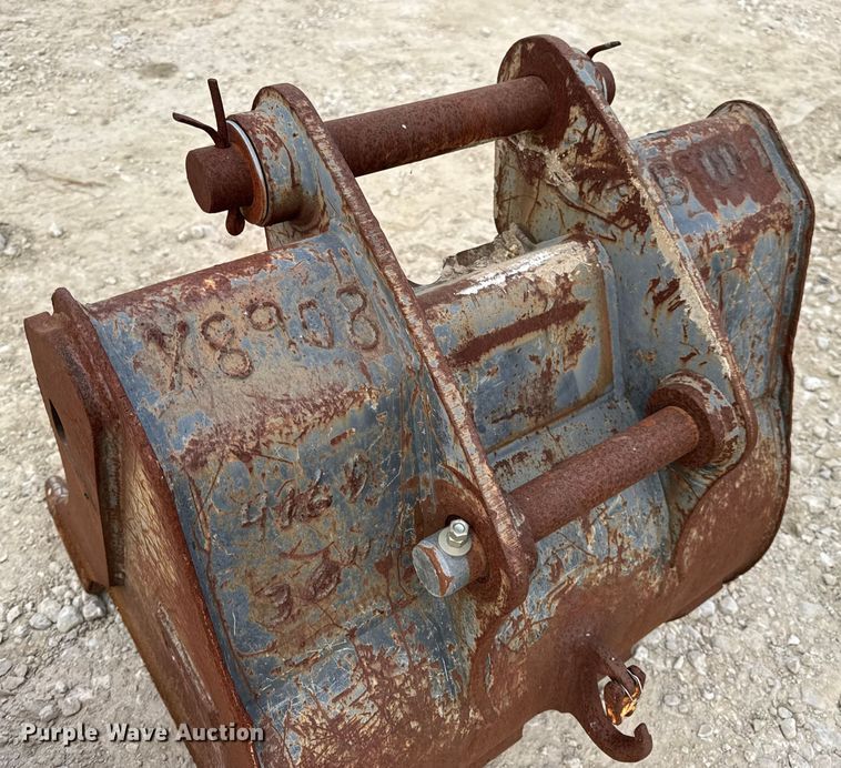 image for item DO2345 (2) Caterpillar excavator buckets