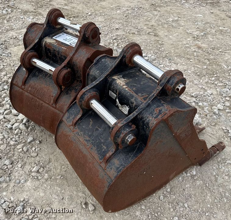 image for item DO2346 (2) Caterpillar excavator buckets