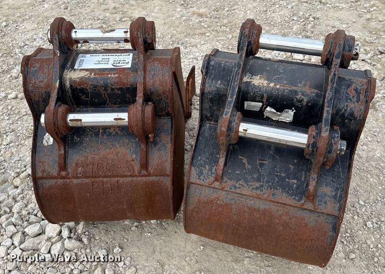 image for item DO2346 (2) Caterpillar excavator buckets