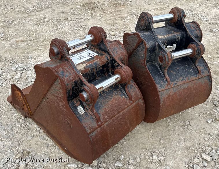 image for item DO2346 (2) Caterpillar excavator buckets