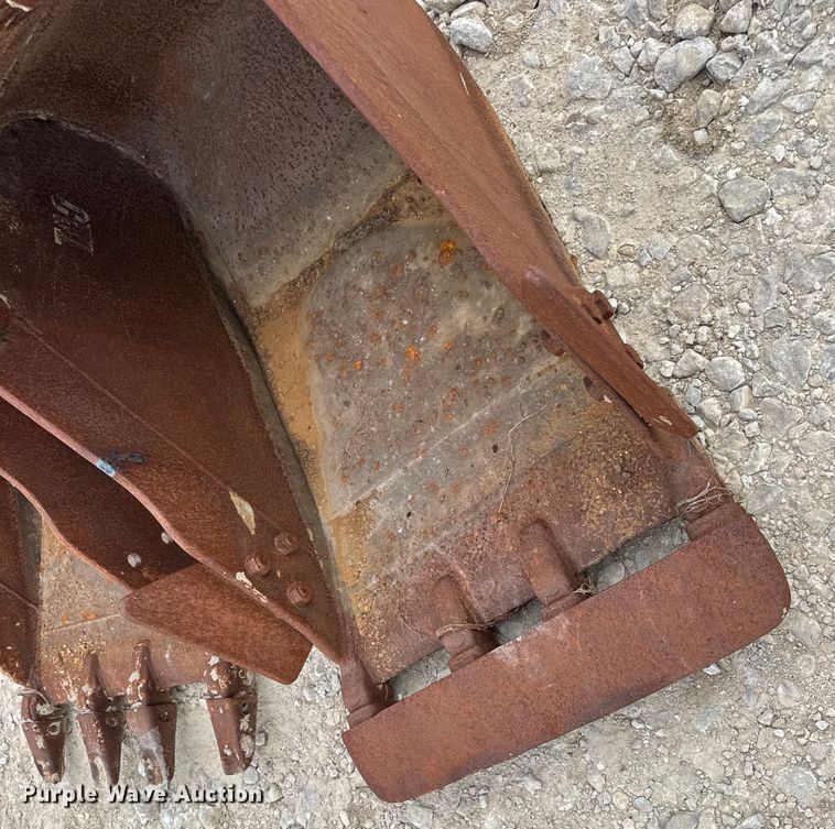 image for item DO2346 (2) Caterpillar excavator buckets