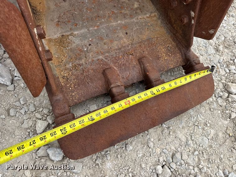 image for item DO2346 (2) Caterpillar excavator buckets