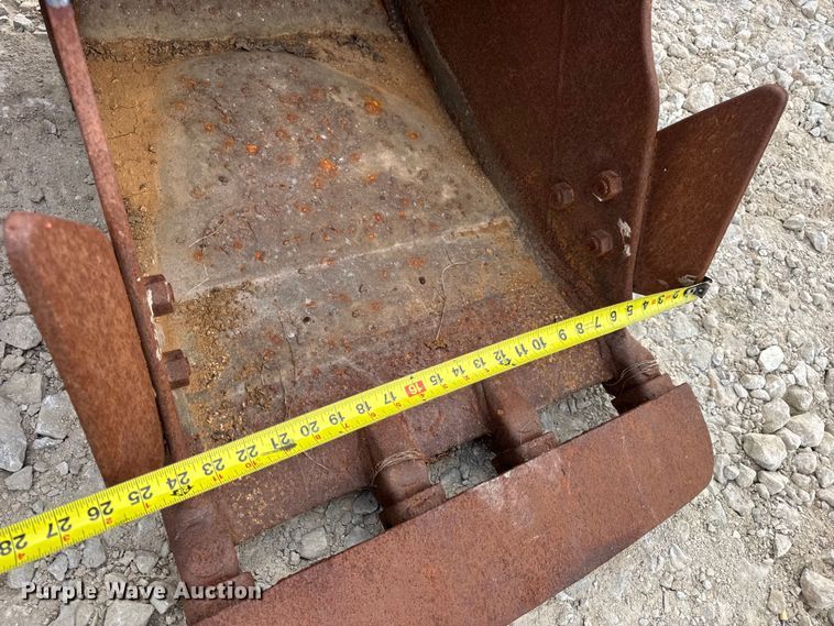 image for item DO2346 (2) Caterpillar excavator buckets