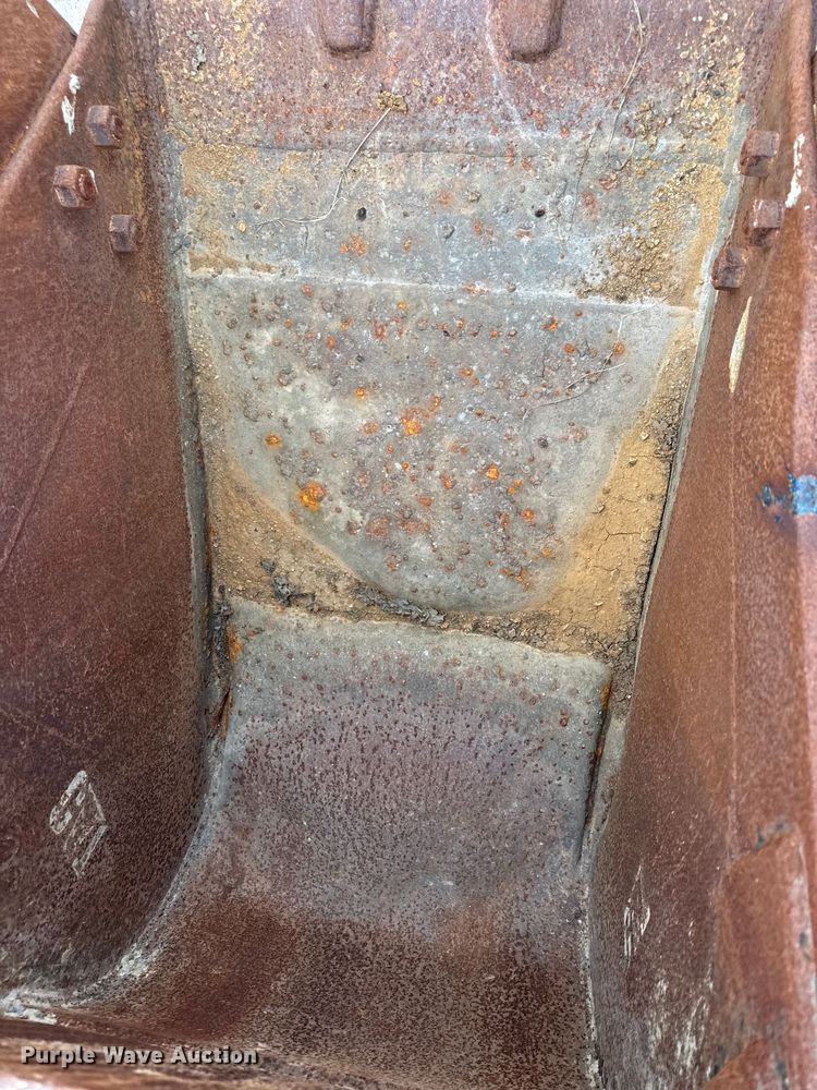 image for item DO2346 (2) Caterpillar excavator buckets