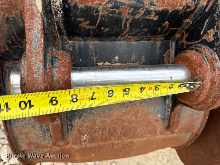 image for item DO2346 (2) Caterpillar excavator buckets