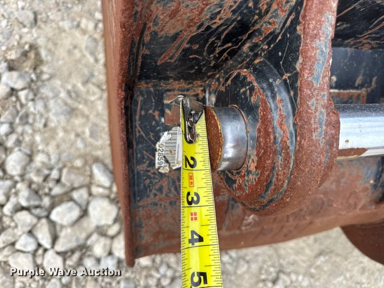 image for item DO2346 (2) Caterpillar excavator buckets