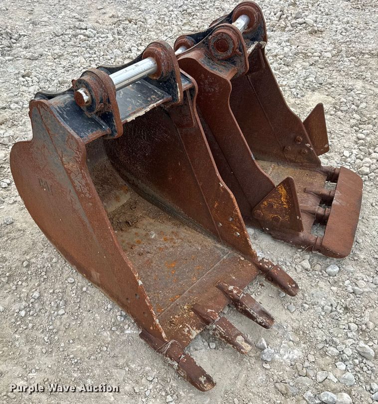 image for item DO2346 (2) Caterpillar excavator buckets