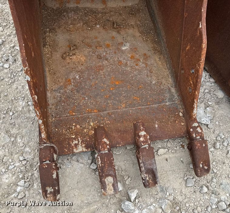 image for item DO2346 (2) Caterpillar excavator buckets