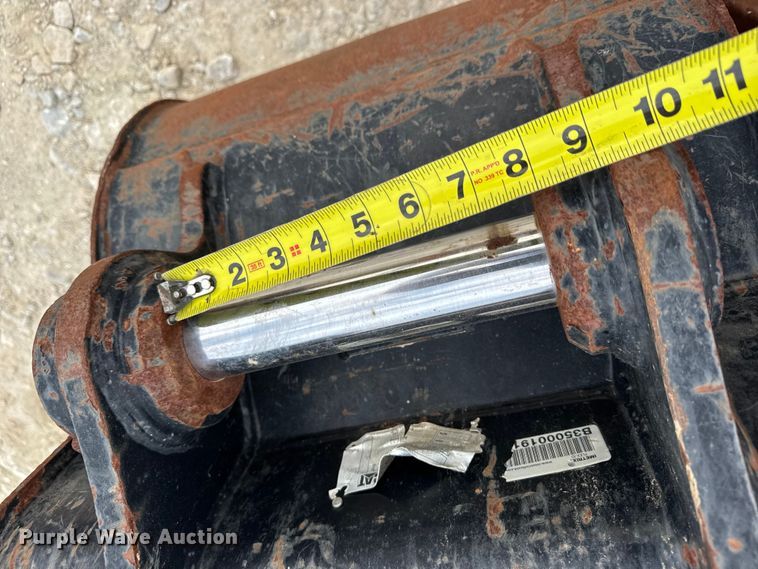 image for item DO2346 (2) Caterpillar excavator buckets