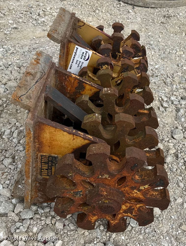 image for item DO2347 (2) compaction wheels