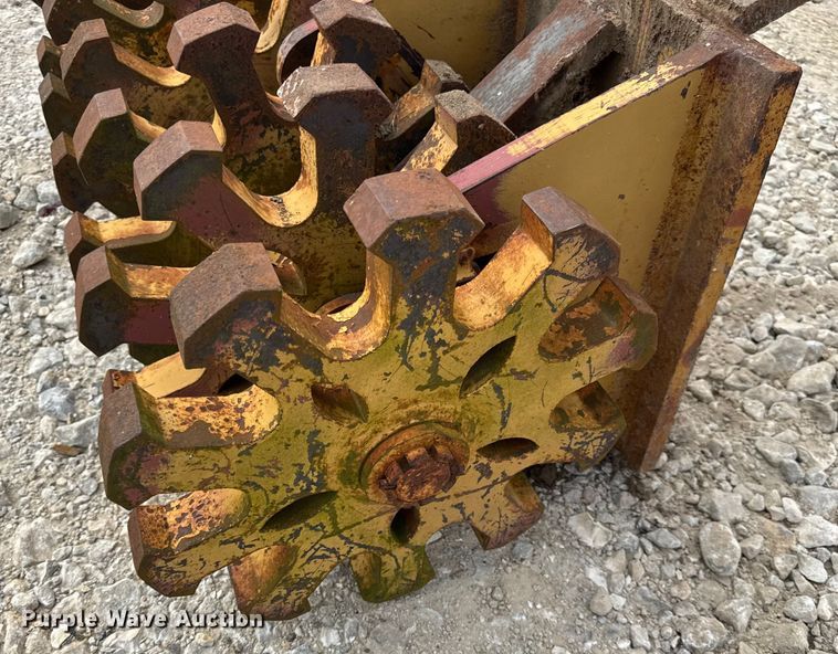 image for item DO2347 (2) compaction wheels