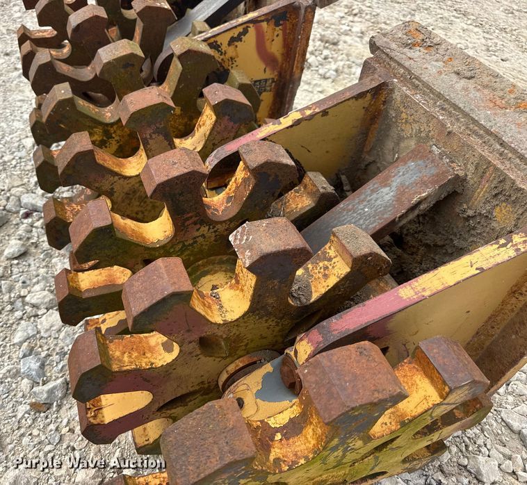 image for item DO2347 (2) compaction wheels