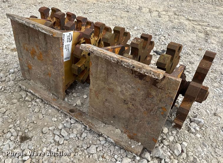 image for item DO2347 (2) compaction wheels