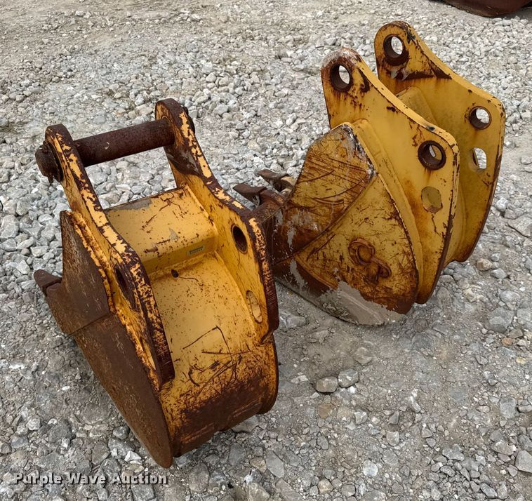 image for item DO2349 (2) backhoe buckets