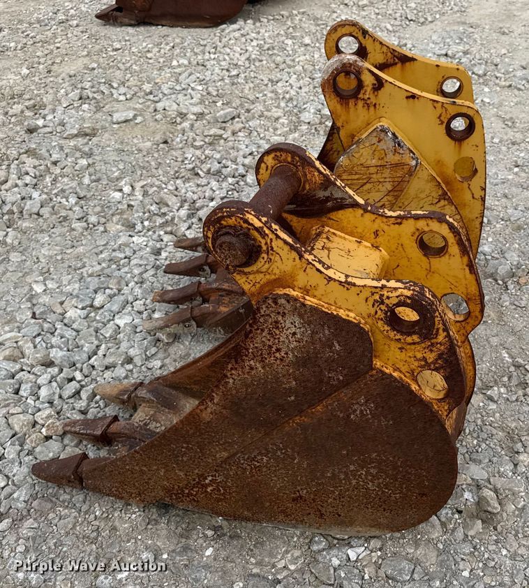 image for item DO2349 (2) backhoe buckets