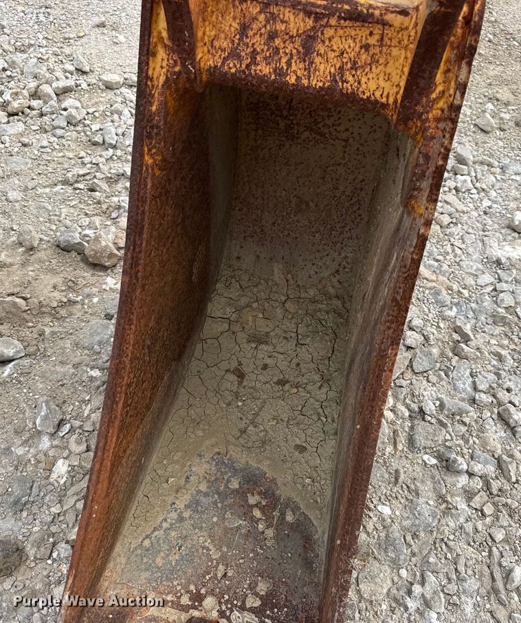 image for item DO2349 (2) backhoe buckets