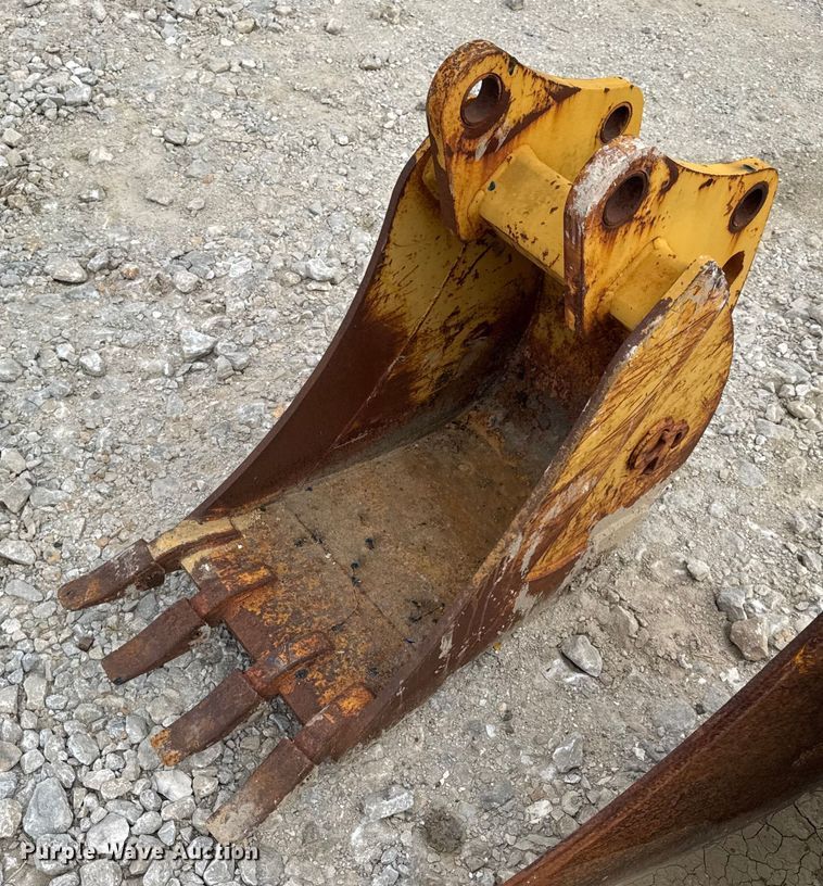 image for item DO2349 (2) backhoe buckets