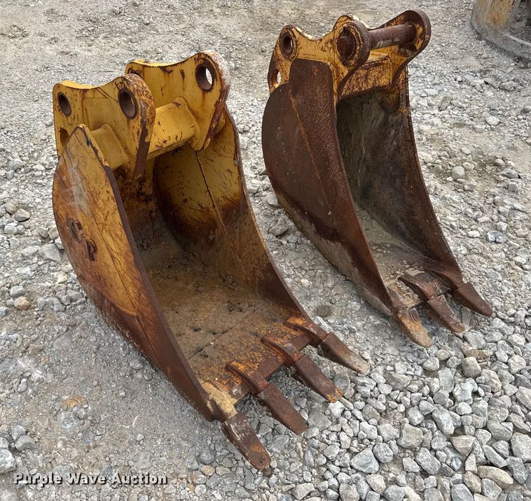 image for item DO2349 (2) backhoe buckets