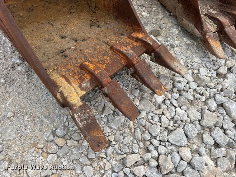 image for item DO2349 (2) backhoe buckets