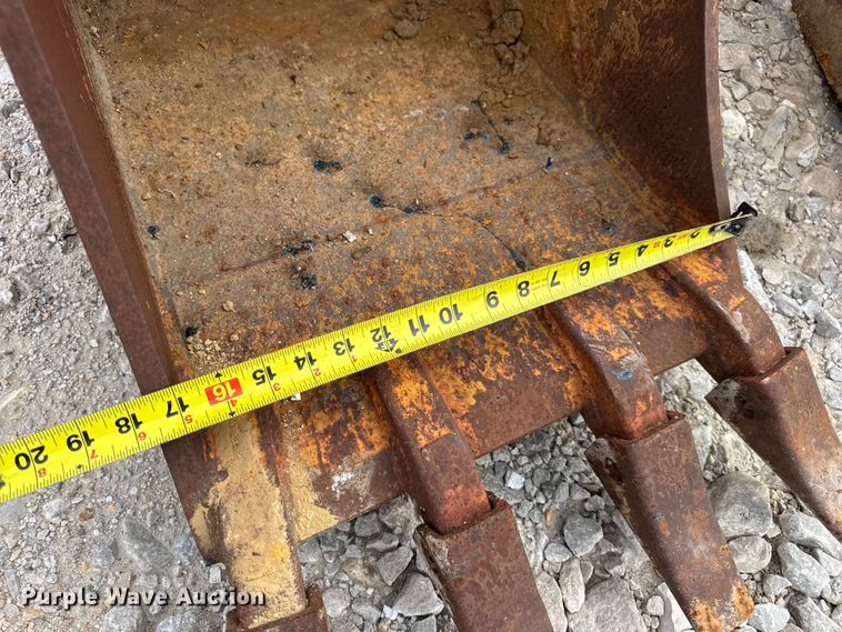 image for item DO2349 (2) backhoe buckets