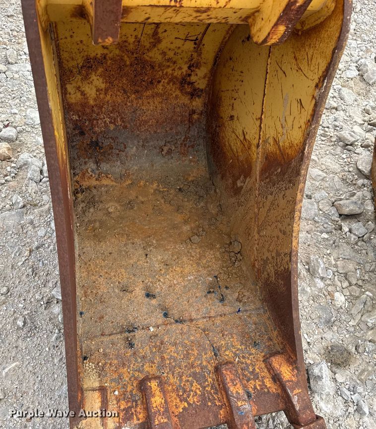 image for item DO2349 (2) backhoe buckets