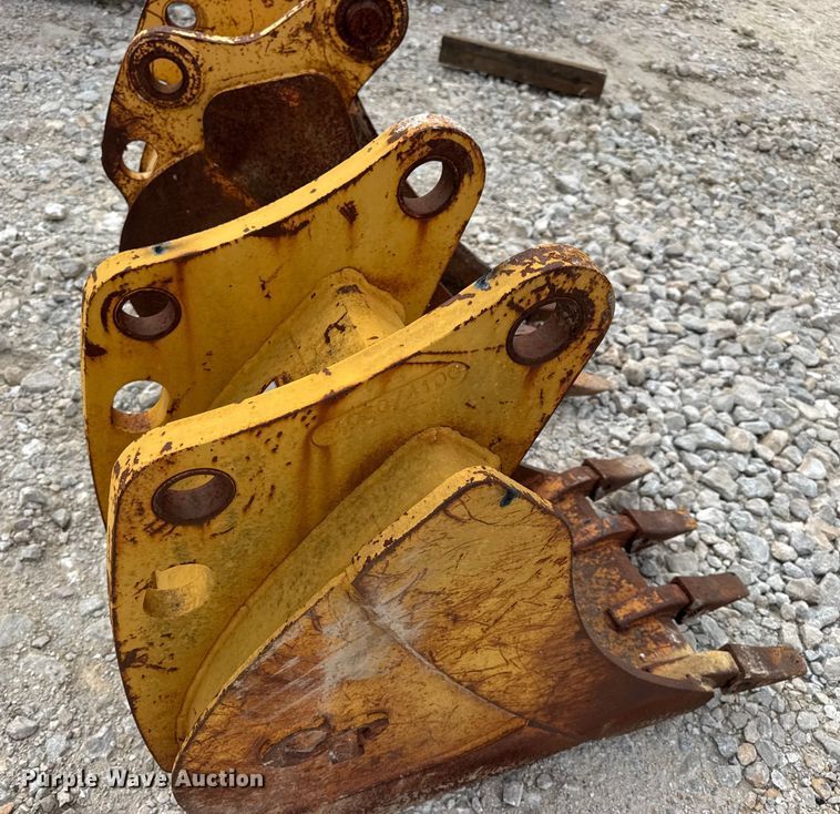 image for item DO2349 (2) backhoe buckets
