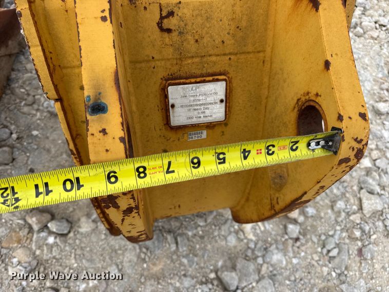 image for item DO2349 (2) backhoe buckets