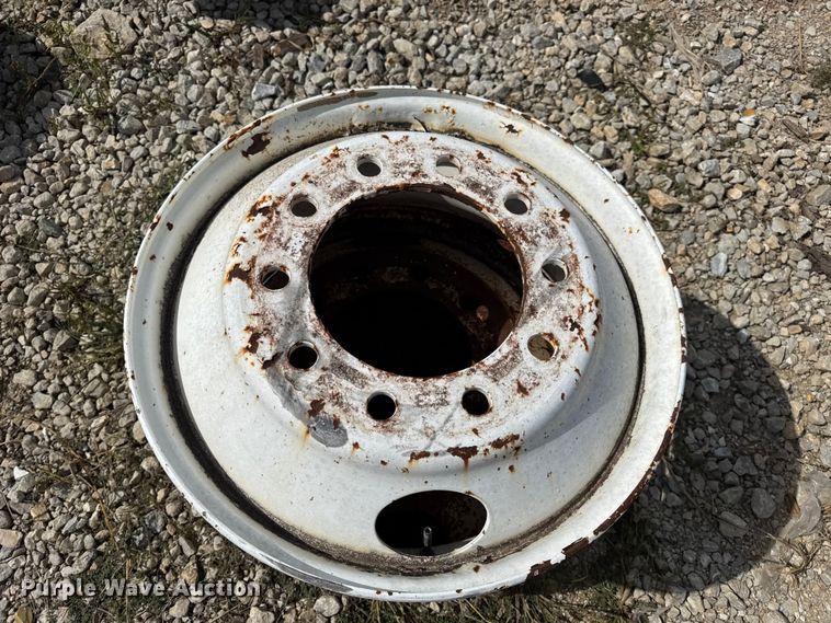 image for item DO2353 Approximately 27 tires and wheels