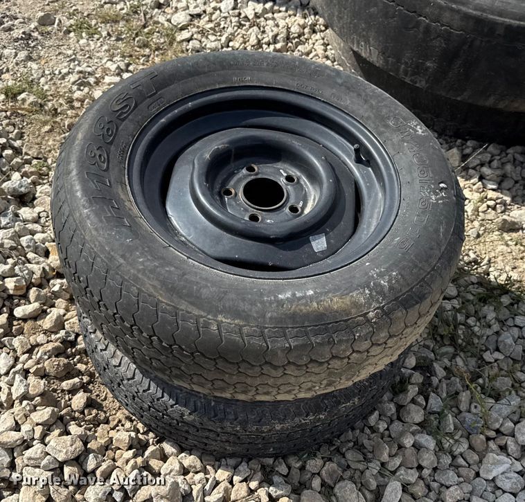 image for item DO2353 Approximately 27 tires and wheels
