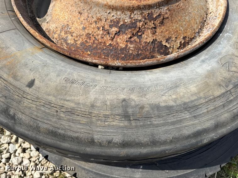 image for item DO2353 Approximately 27 tires and wheels