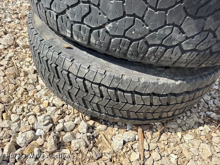 image for item DO2353 Approximately 27 tires and wheels