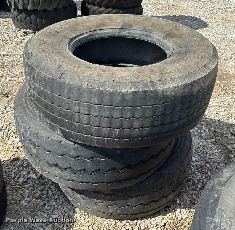 image for item DO2353 Approximately 27 tires and wheels