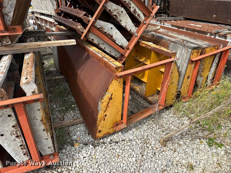 image for item DO2354 (76) barrier wall concrete forms