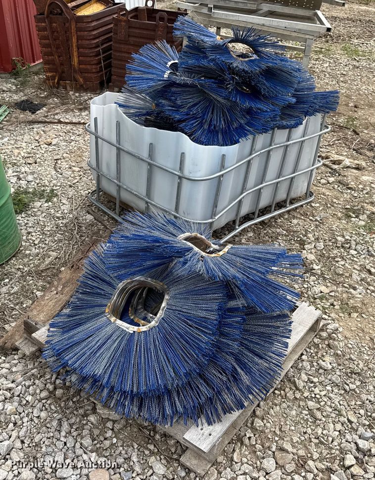 image for item DO2356 Broom bristles