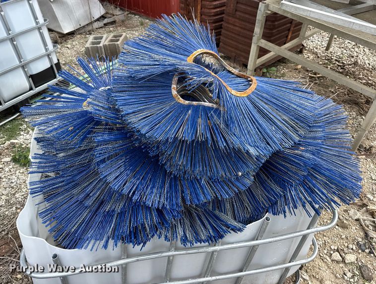 image for item DO2356 Broom bristles