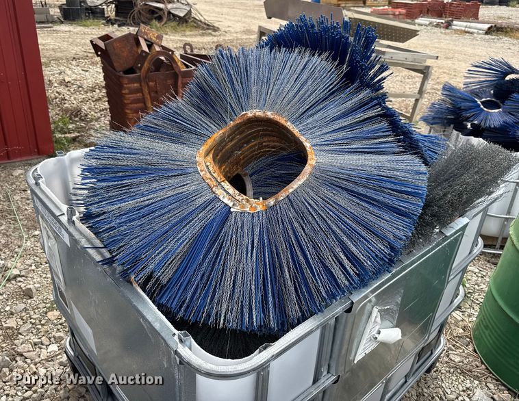 image for item DO2356 Broom bristles