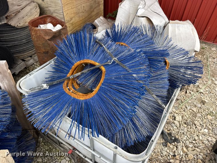 image for item DO2356 Broom bristles