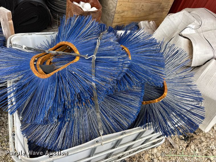 image for item DO2356 Broom bristles