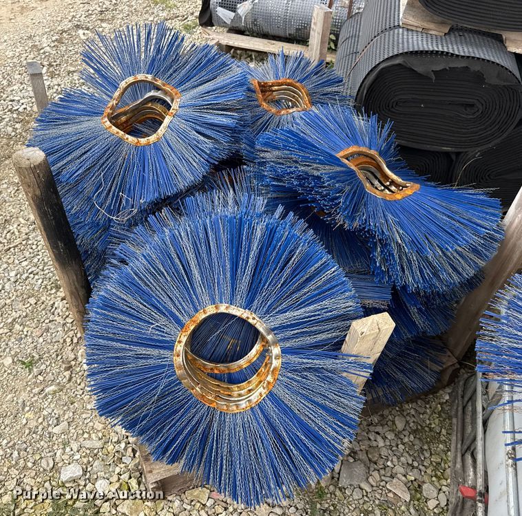 image for item DO2356 Broom bristles