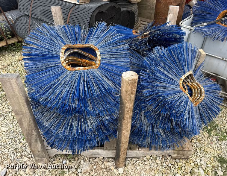 image for item DO2356 Broom bristles